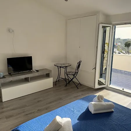 Rinella's Guest house *